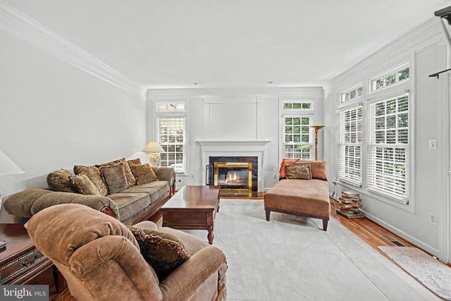 12916 HEDGETOP DR, Herndon, VA 20171
