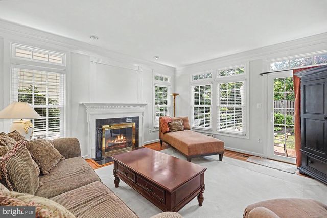 12916 HEDGETOP DR, Herndon, VA 20171