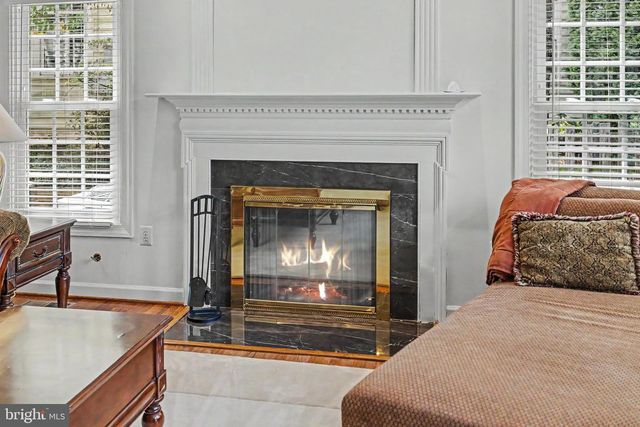 12916 HEDGETOP DR, Herndon, VA 20171