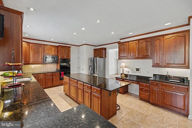 12916 HEDGETOP DR, Herndon, VA 20171