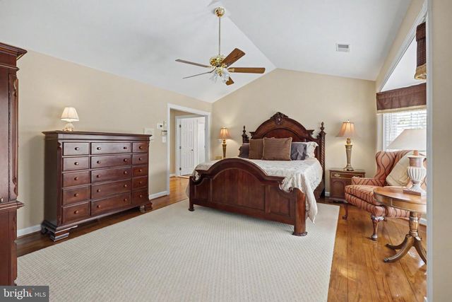 12916 HEDGETOP DR, Herndon, VA 20171