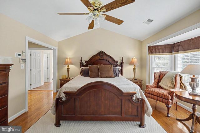 12916 HEDGETOP DR, Herndon, VA 20171