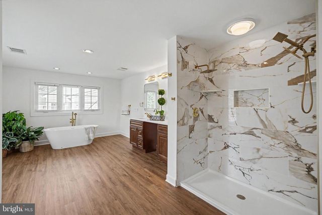 12916 HEDGETOP DR, Herndon, VA 20171
