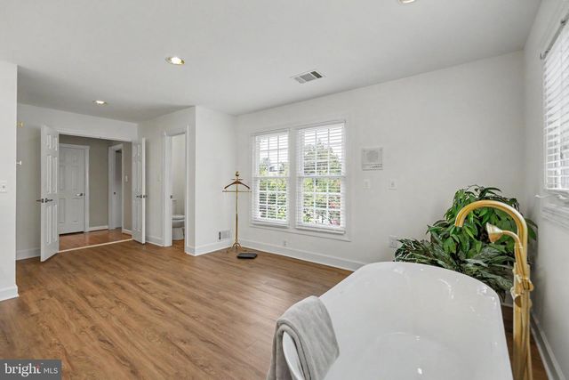 12916 HEDGETOP DR, Herndon, VA 20171