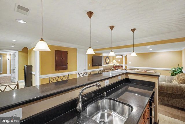 12916 HEDGETOP DR, Herndon, VA 20171