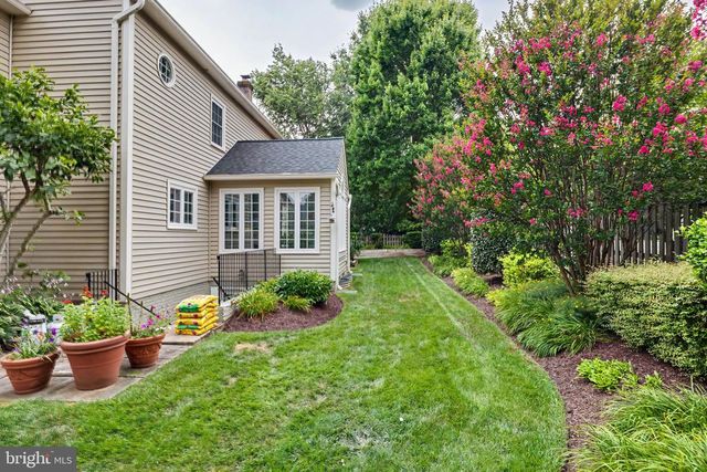 12916 HEDGETOP DR, Herndon, VA 20171