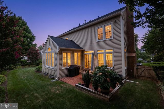 12916 HEDGETOP DR, Herndon, VA 20171
