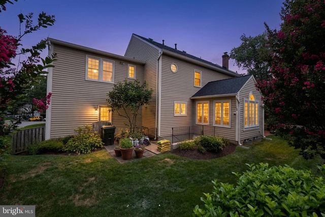 12916 HEDGETOP DR, Herndon, VA 20171