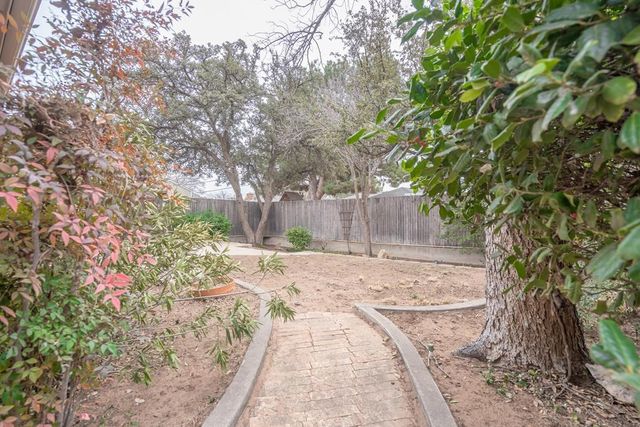 3909 Crestridge Dr, Midland, TX 79707