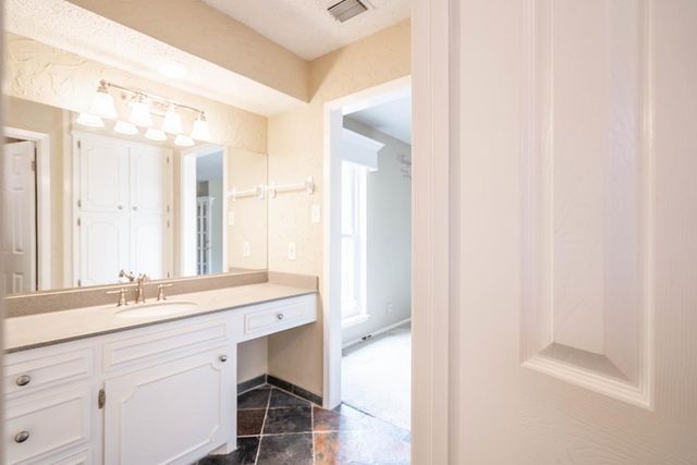 3909 Crestridge Dr, Midland, TX 79707