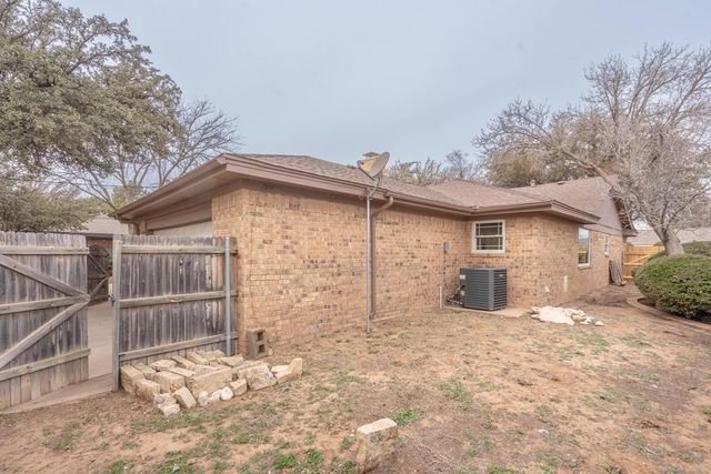 3909 Crestridge Dr, Midland, TX 79707