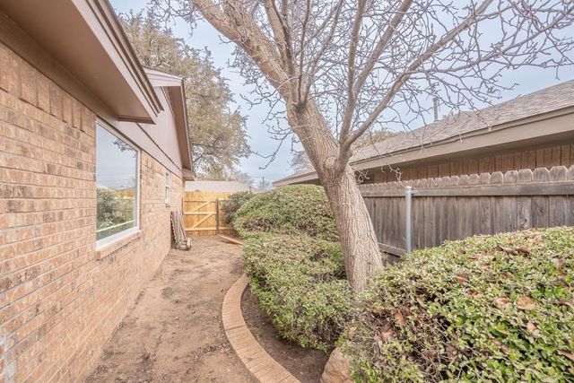 3909 Crestridge Dr, Midland, TX 79707