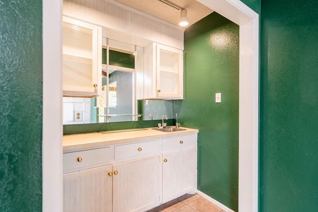 3909 Crestridge Dr, Midland, TX 79707