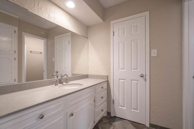 3909 Crestridge Dr, Midland, TX 79707