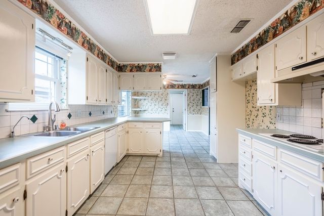 3909 Crestridge Dr, Midland, TX 79707