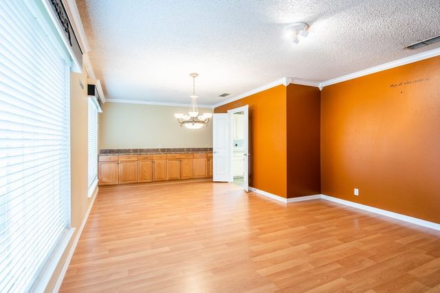 3909 Crestridge Dr, Midland, TX 79707