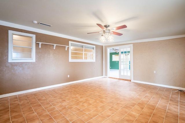 3909 Crestridge Dr, Midland, TX 79707