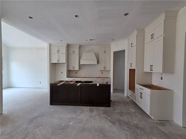 172 Cherokee S Drive, Waleska, GA 30183