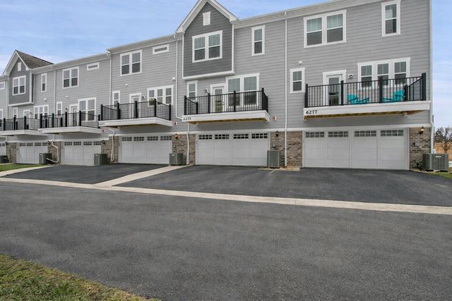 6275 Sandbelt Drive, Woodridge, IL 60517