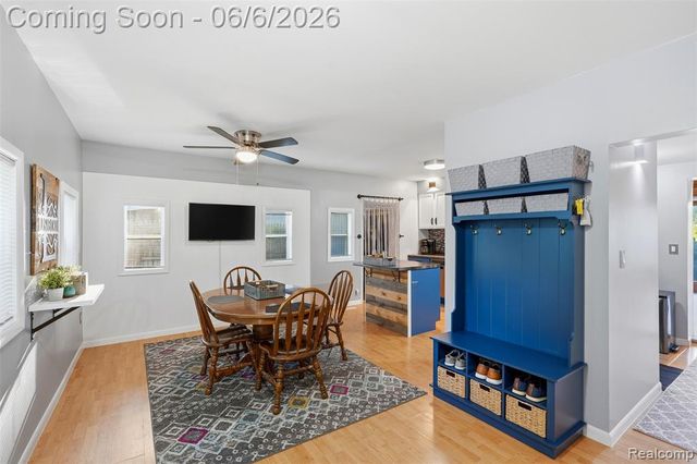 3773 Navarra Avenue, White Lake, MI 48383