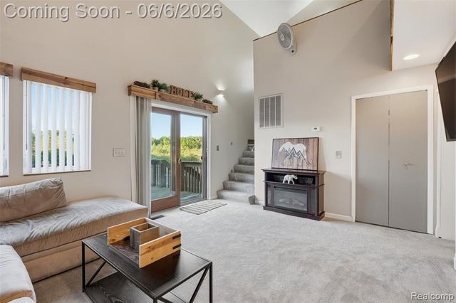 3773 Navarra Avenue, White Lake, MI 48383