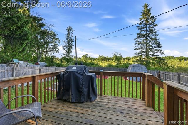 3773 Navarra Avenue, White Lake, MI 48383