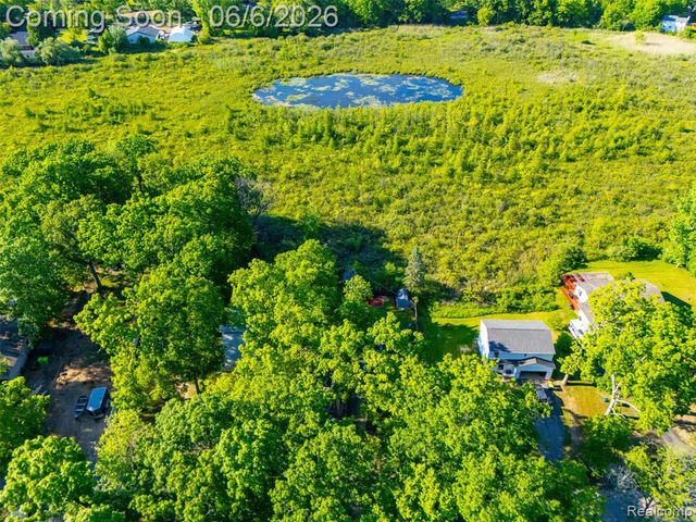 3773 Navarra Avenue, White Lake, MI 48383