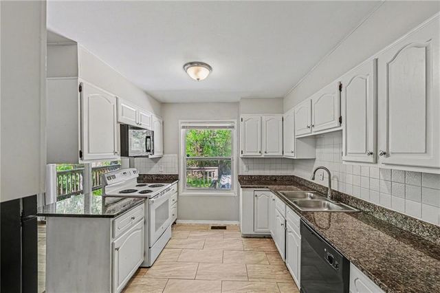 8700 E 91st Street, Kansas City, MO 64138