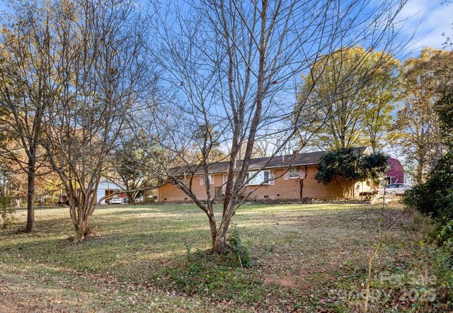 1801 Gemway Drive, Charlotte, NC 28216