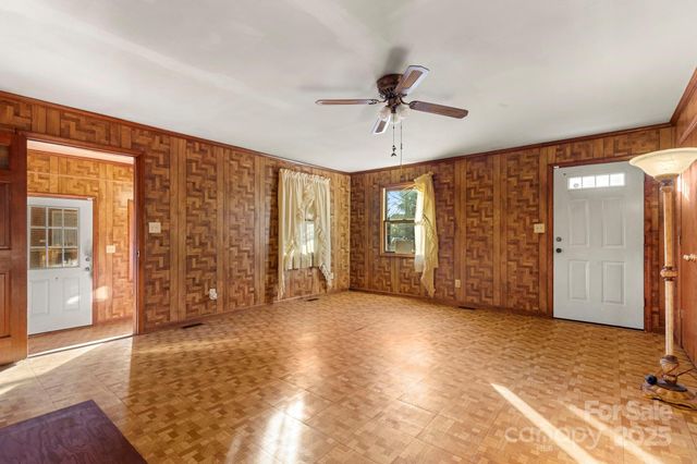 1801 Gemway Drive, Charlotte, NC 28216