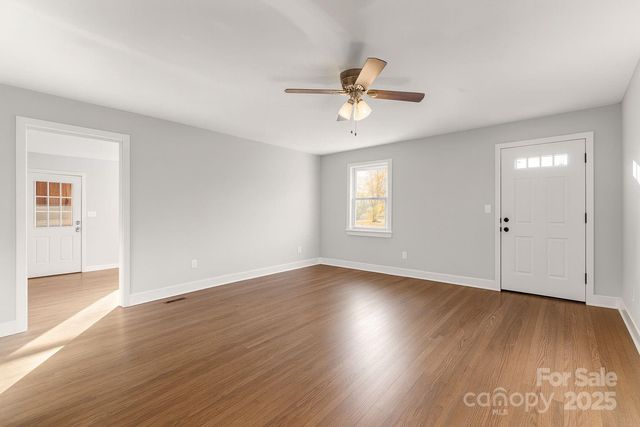 1801 Gemway Drive, Charlotte, NC 28216