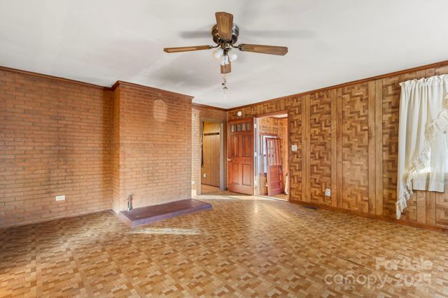 1801 Gemway Drive, Charlotte, NC 28216