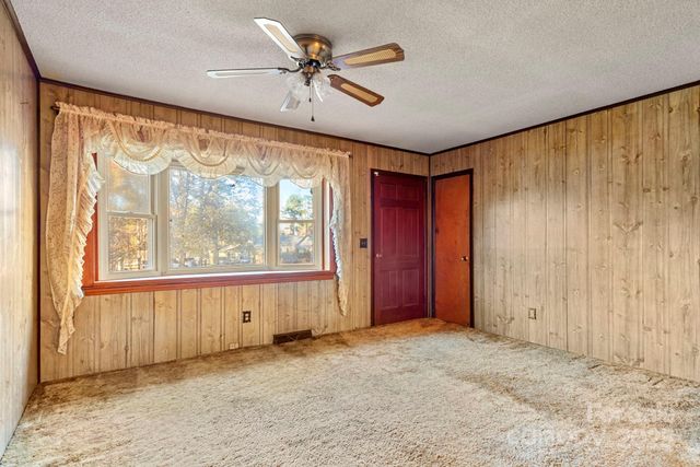 1801 Gemway Drive, Charlotte, NC 28216