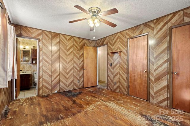 1801 Gemway Drive, Charlotte, NC 28216