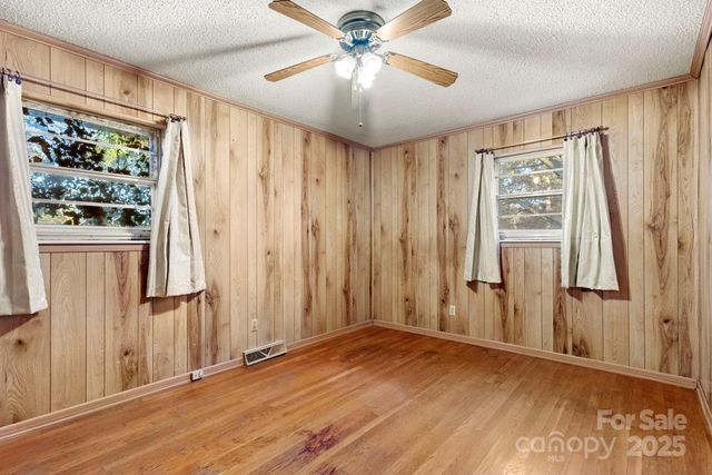 1801 Gemway Drive, Charlotte, NC 28216