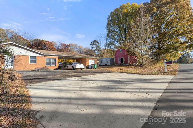 1801 Gemway Drive, Charlotte, NC 28216