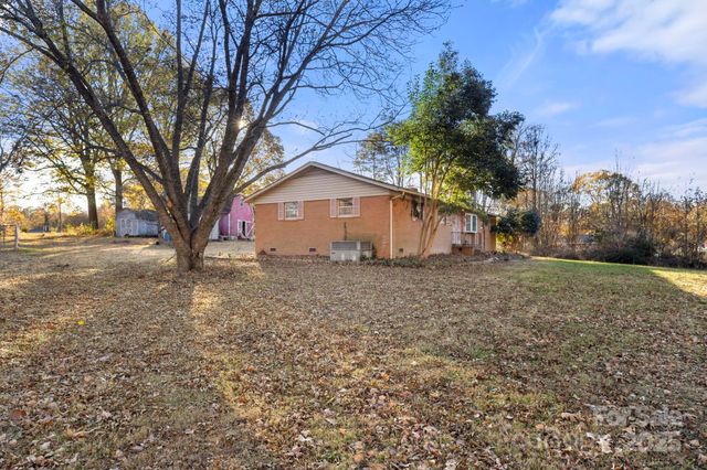 1801 Gemway Drive, Charlotte, NC 28216