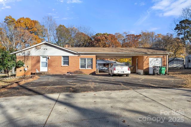 1801 Gemway Drive, Charlotte, NC 28216