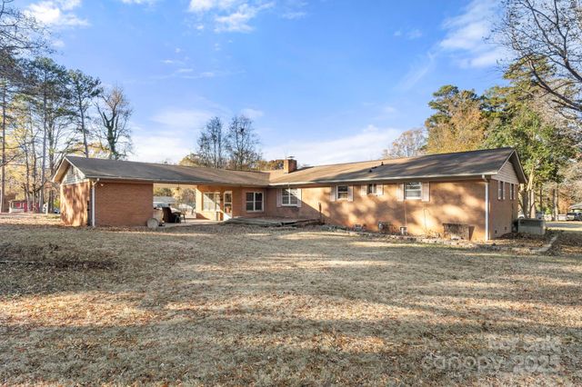 1801 Gemway Drive, Charlotte, NC 28216