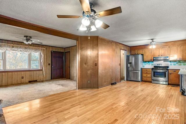 1801 Gemway Drive, Charlotte, NC 28216