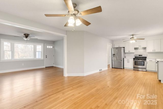 1801 Gemway Drive, Charlotte, NC 28216