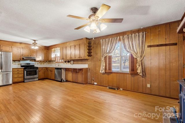 1801 Gemway Drive, Charlotte, NC 28216