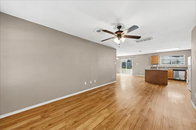 504 Leaf Cluster Court E, Conroe, TX 77301