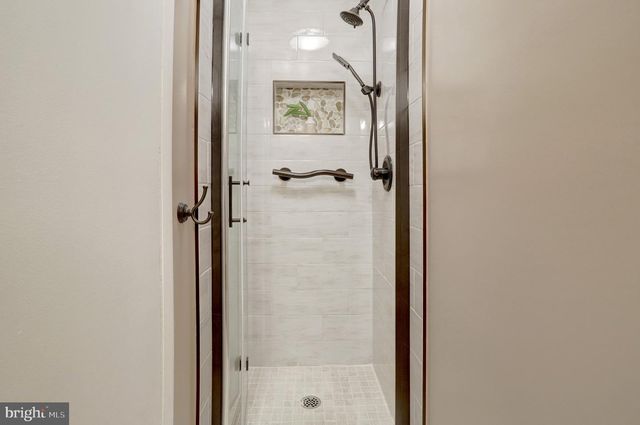 4515 KLING DR, Alexandria, VA 22312