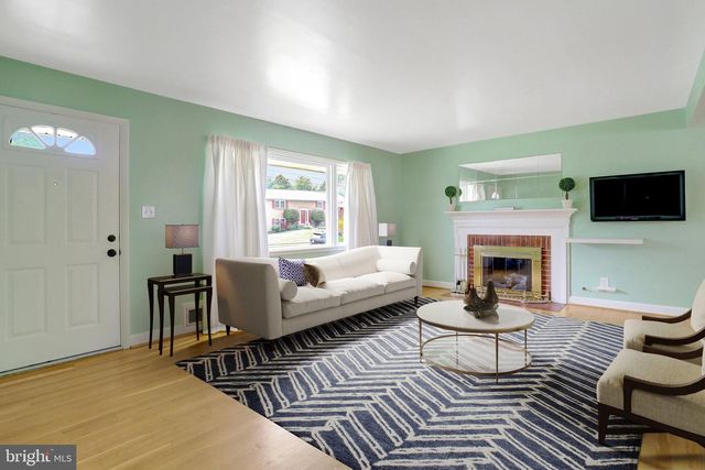 4515 KLING DR, Alexandria, VA 22312