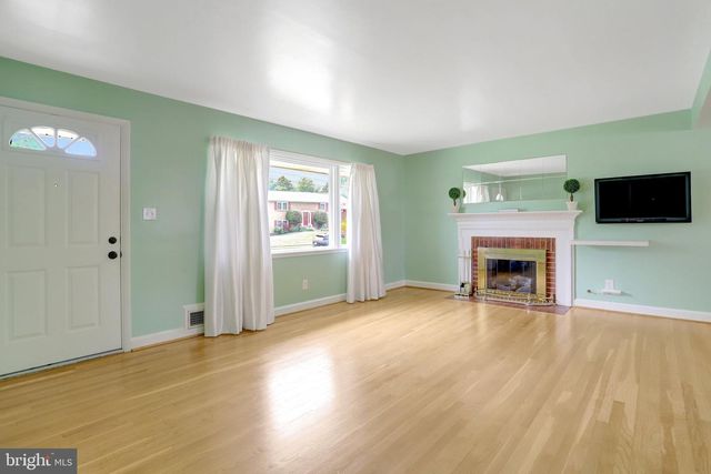 4515 KLING DR, Alexandria, VA 22312