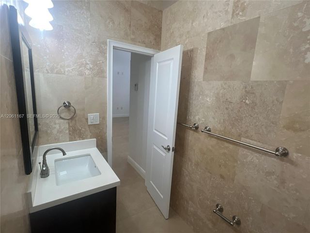 2268 SW 8th St 3, Miami, FL 33135