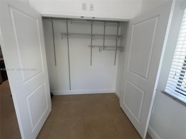2268 SW 8th St 3, Miami, FL 33135