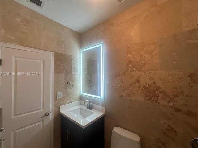 2268 SW 8th St 3, Miami, FL 33135