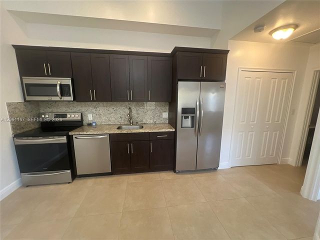 2268 SW 8th St 3, Miami, FL 33135